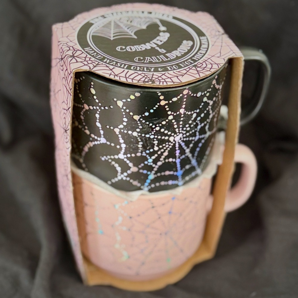 NWT COBWEBS & CAULDRONS Spider Web Stackable Mug Set Halloween Set Pink Black
